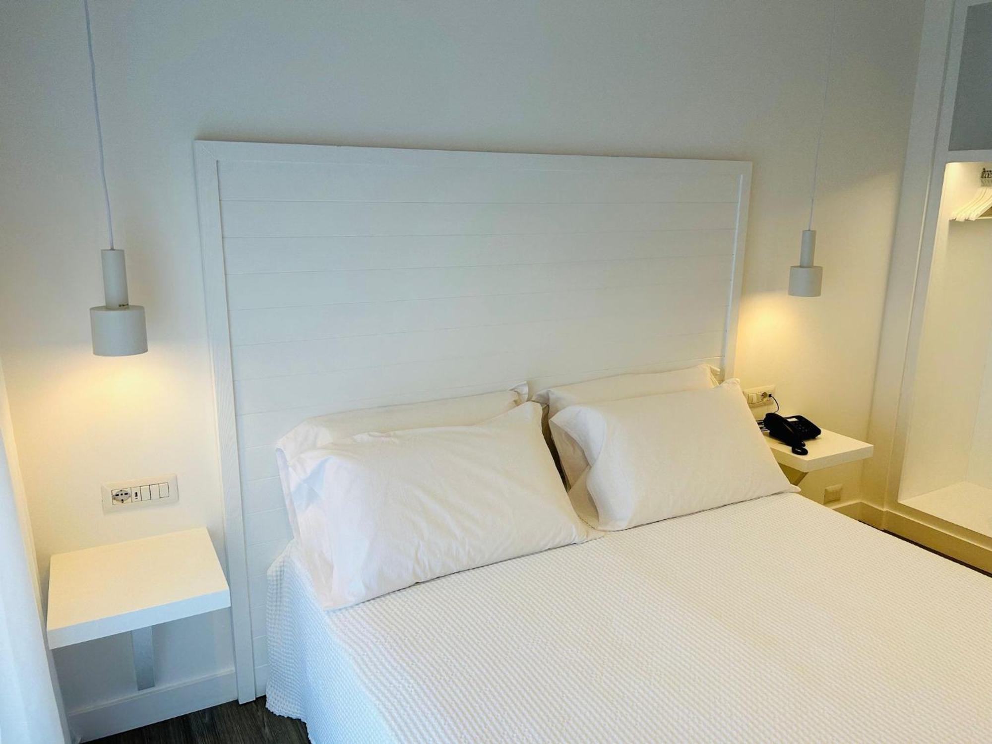 Deluxe Double or Twin Room Sea View